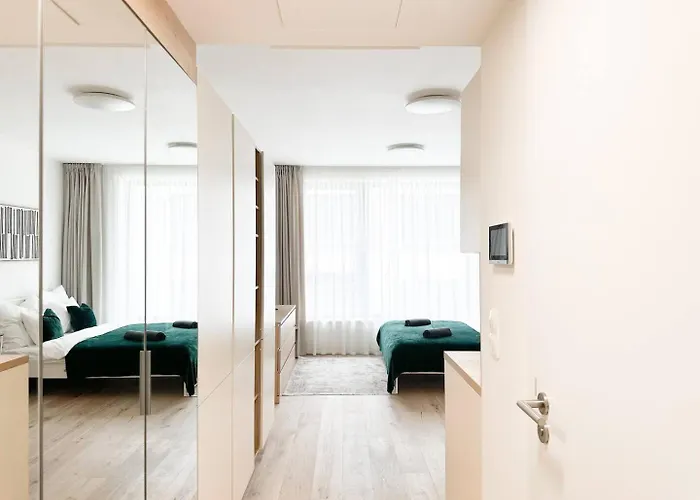 Real Living By Refa Karlin 406 *