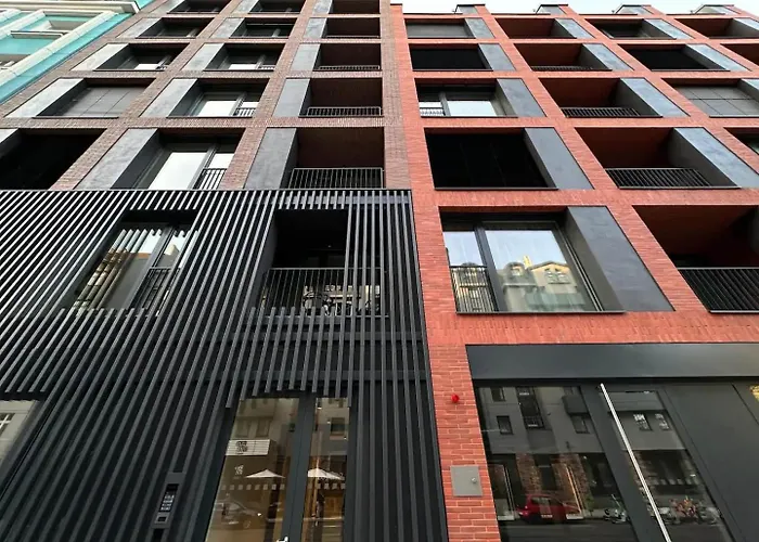 Real Living By Refa Karlin 406 * Prag