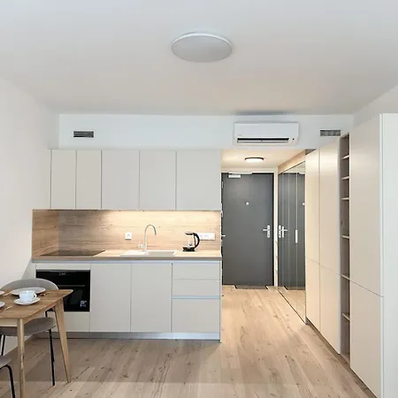 Real Living By Refa Karlin 406 Apartamento *